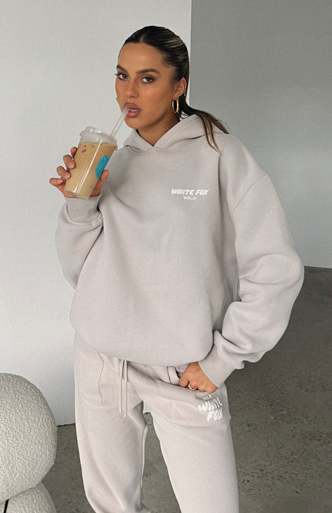 Sudadera con capucha Offstage Moon | Corte extragrande, suave tejido polar y estampado abullonado