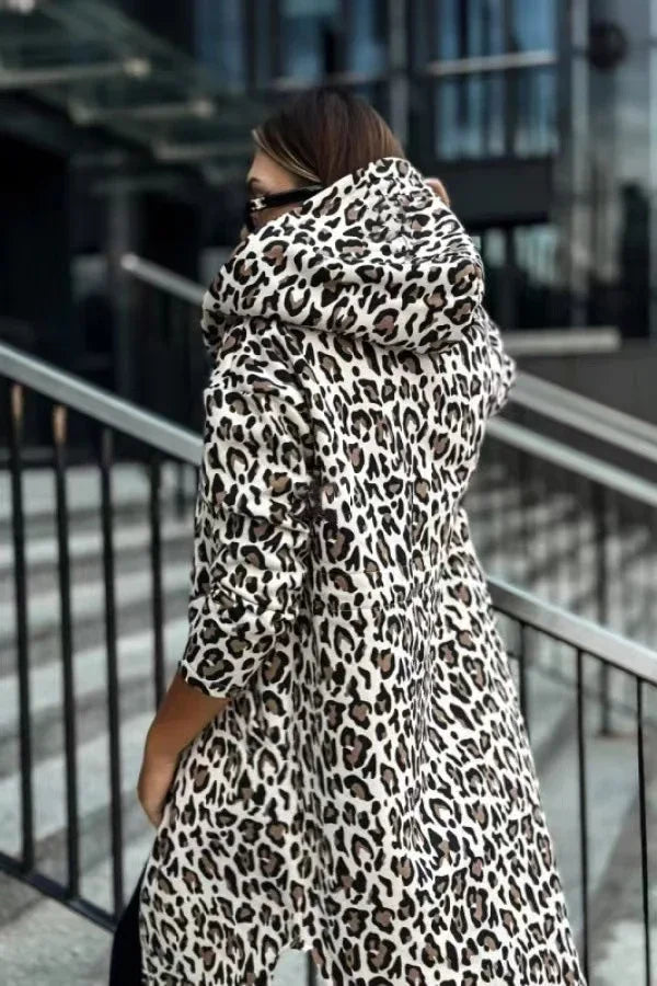 Hazel | Abrigo impermeable con estampado de leopardo para mujer con un diseño elegante