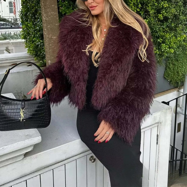 Mila | Veste Courte en Fausse Fourrure – Élégance & Chaleur