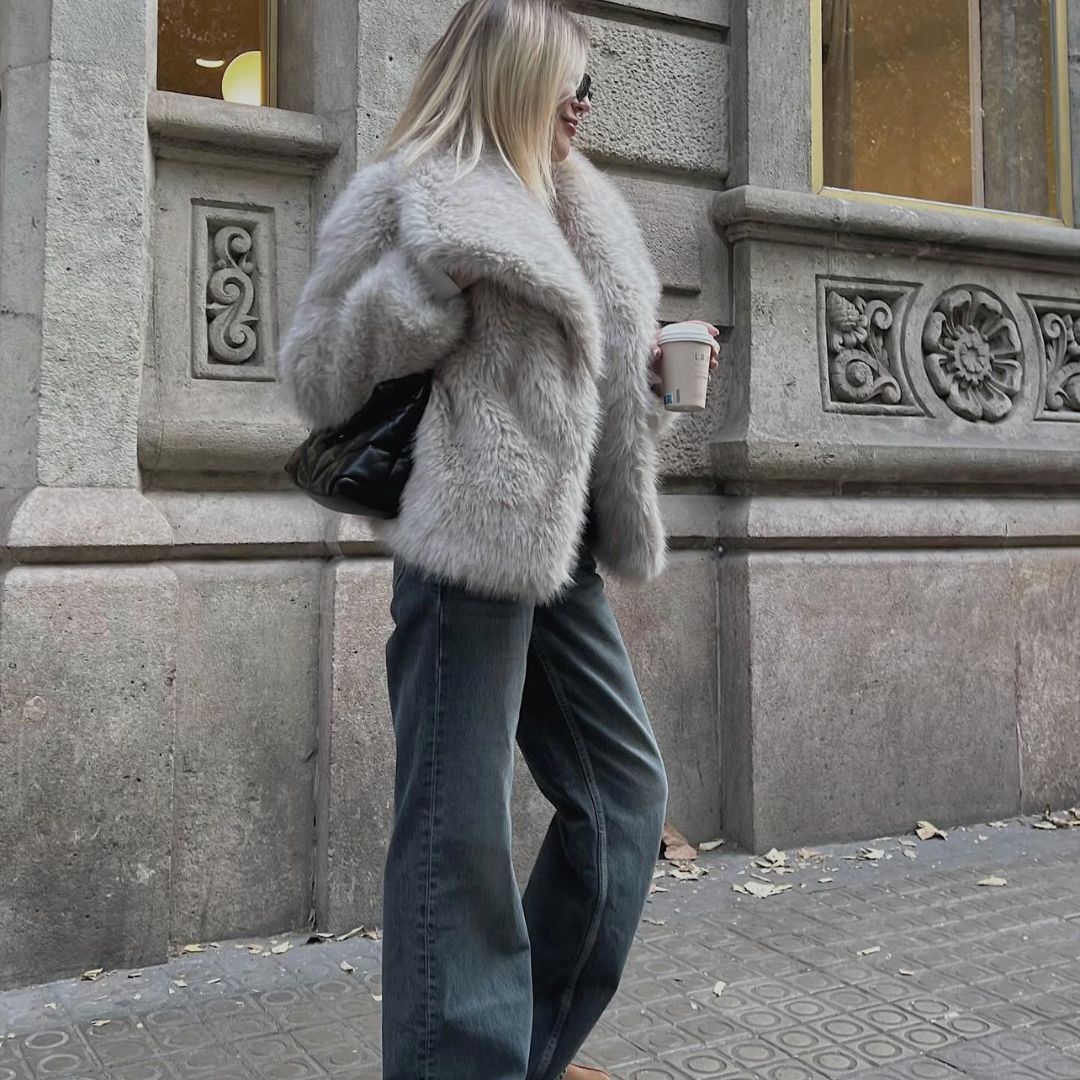 Gianna Manteau en Fausse Fourrure Éco | Design Italien Durable et Luxueux