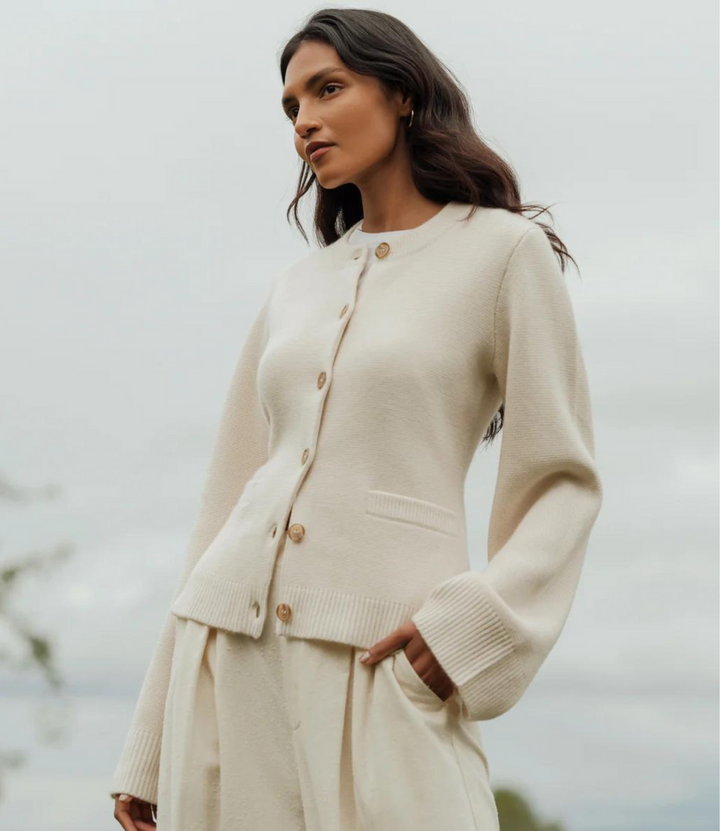 Nina Cardigan femme au design élégant | Intemporel, Confortable & Polyvalent
