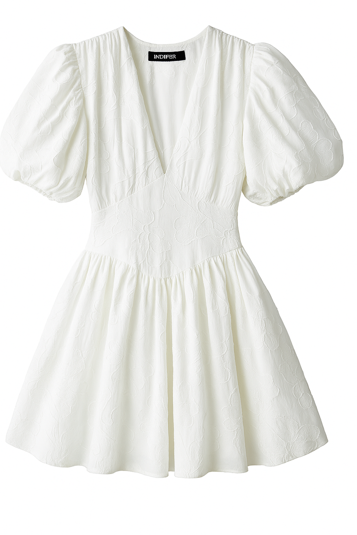 Robe Blanche Fay | Robe d’été chic et légère avec volants élégants
