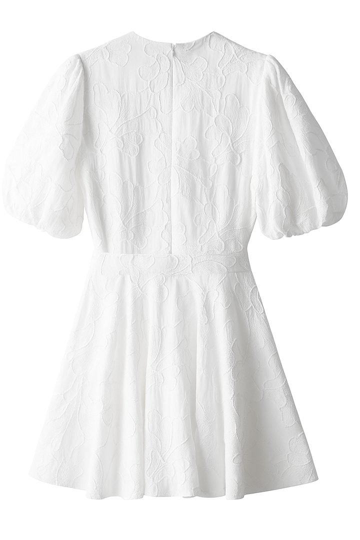 Robe Blanche Fay | Robe d’été chic et légère avec volants élégants