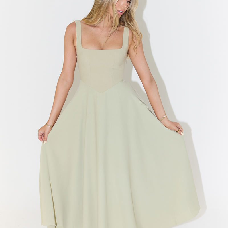 Sofia | Vestido midi sin mangas con escote cuadrado