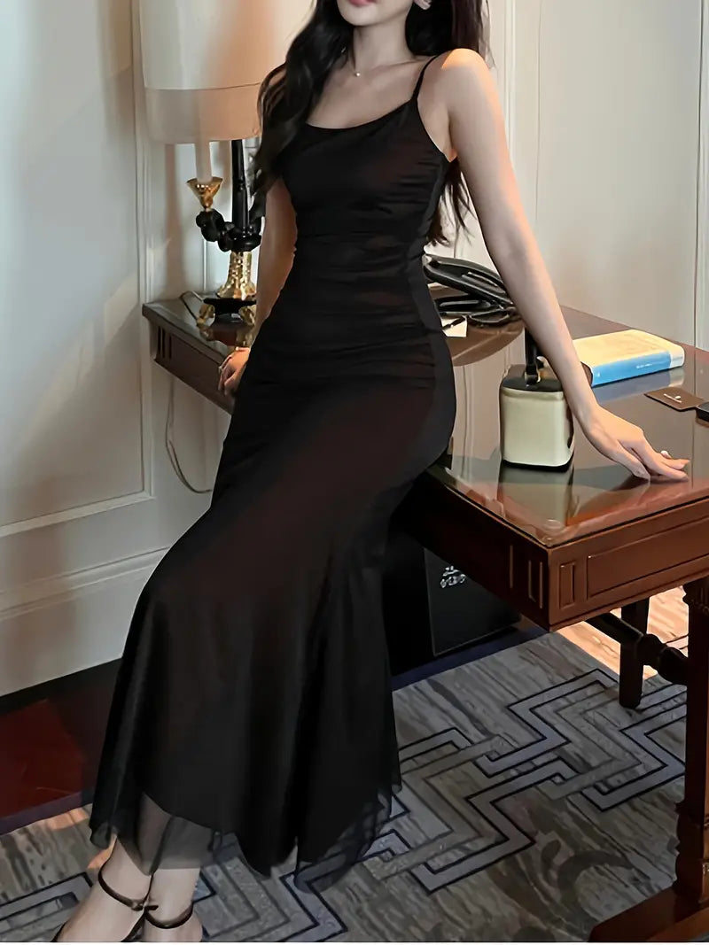 Robe Midi Glamour | Élégance Sans Manches et Coupe Trompette