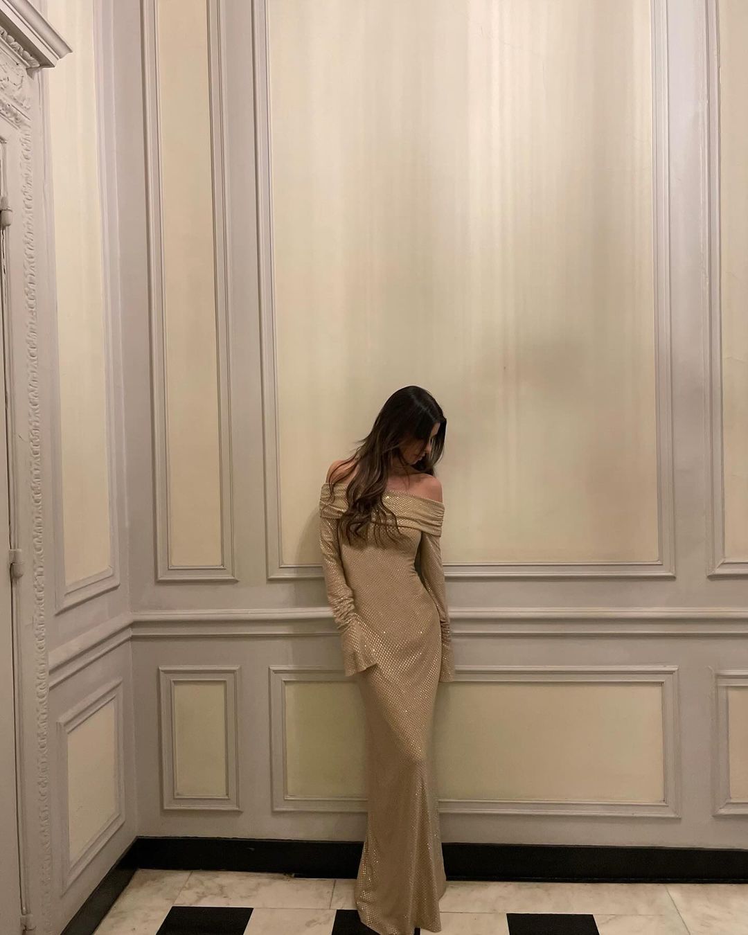 Luna | Abito maxi con spalle scoperte scintillante