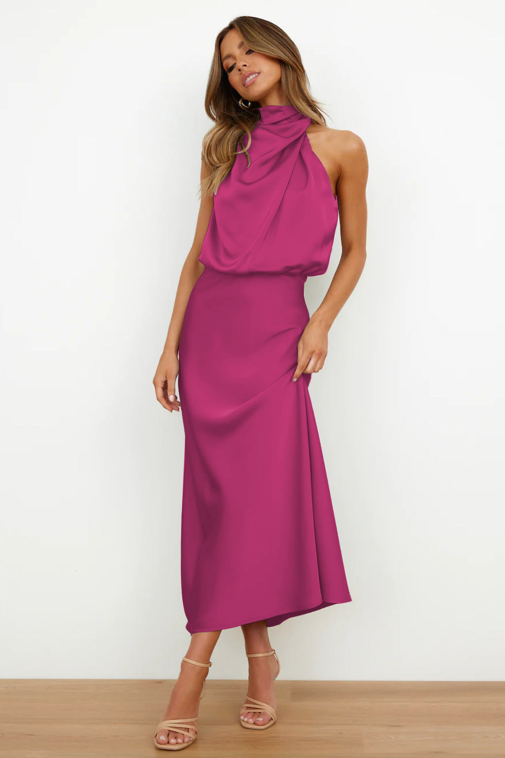 Maxima Robe Longue en Satin avec Col Halter | Élégance et Confort