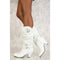 Botas de cano médio plissadas com fivelas decorativas