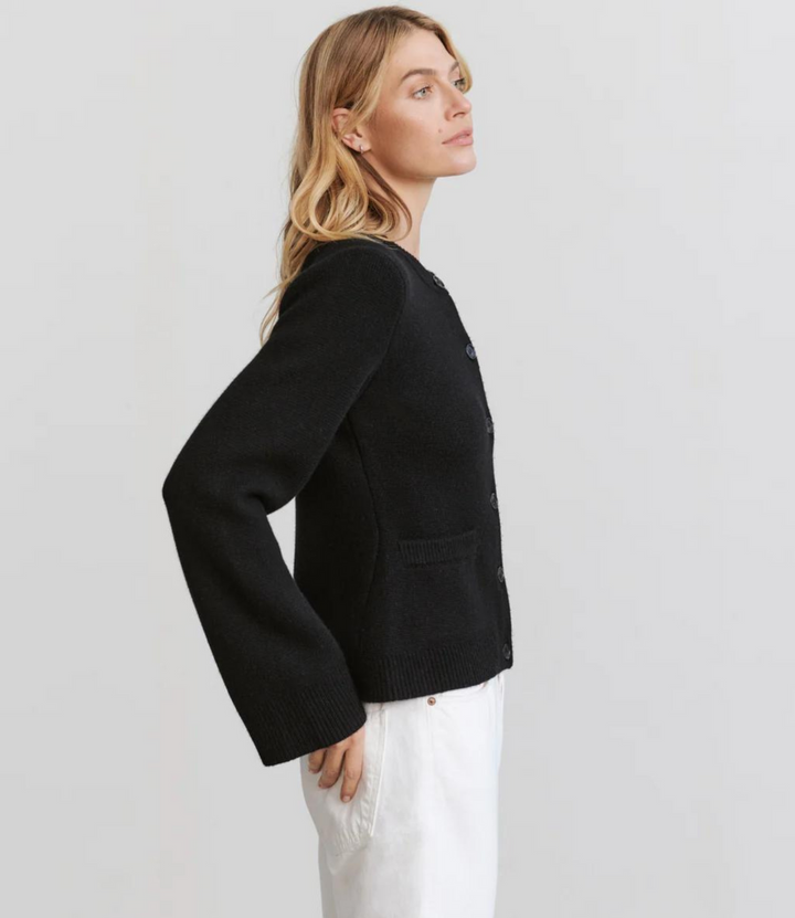 Nina Cardigan femme au design élégant | Intemporel, Confortable & Polyvalent