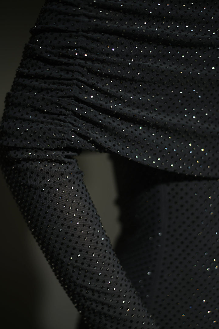 Luna | Abito maxi con spalle scoperte scintillante