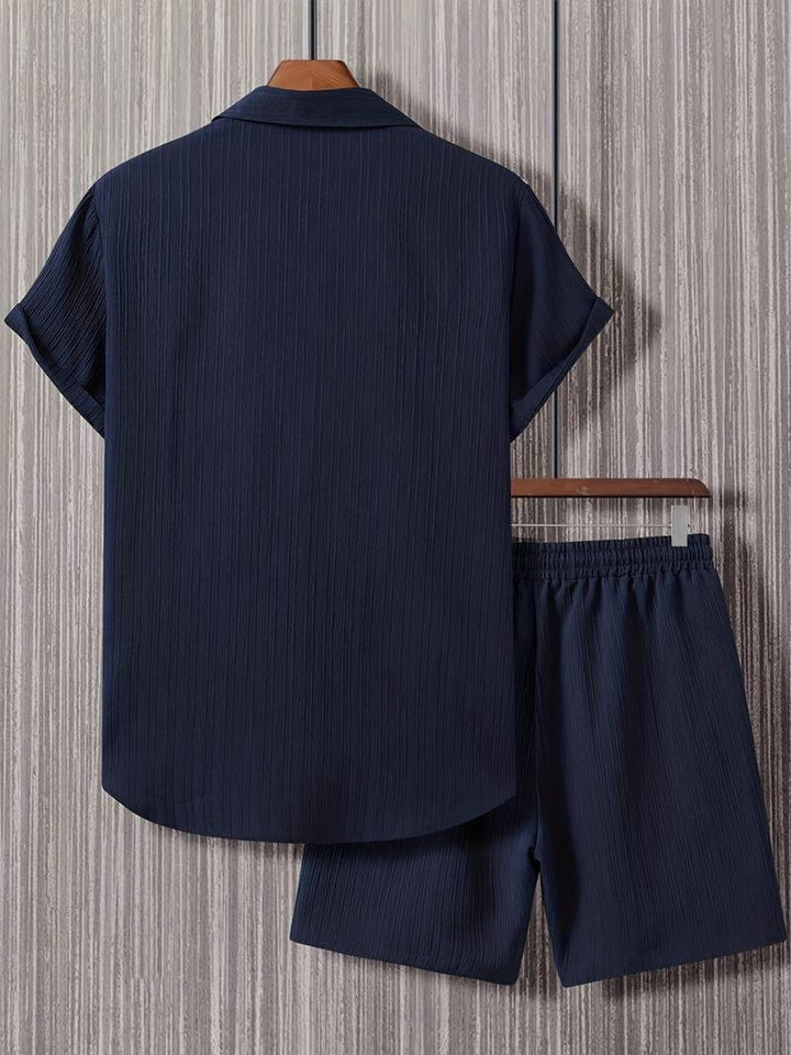 Jordi | Conjunto de verano de 2 piezas para hombre con pantalones cortos cómodos y camisa elegante