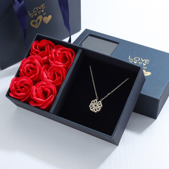 Milara Collier 2 en 1 cœur et trèfle à quatre feuilles pour femme | Porte-bonheur & pendentif scintillant
