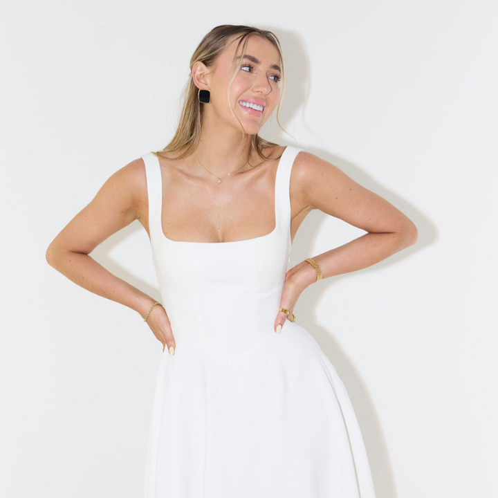 Sofia | Vestido midi sin mangas con escote cuadrado