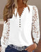 Blusa de mujer con encaje, mangas largas y botones, blanca
