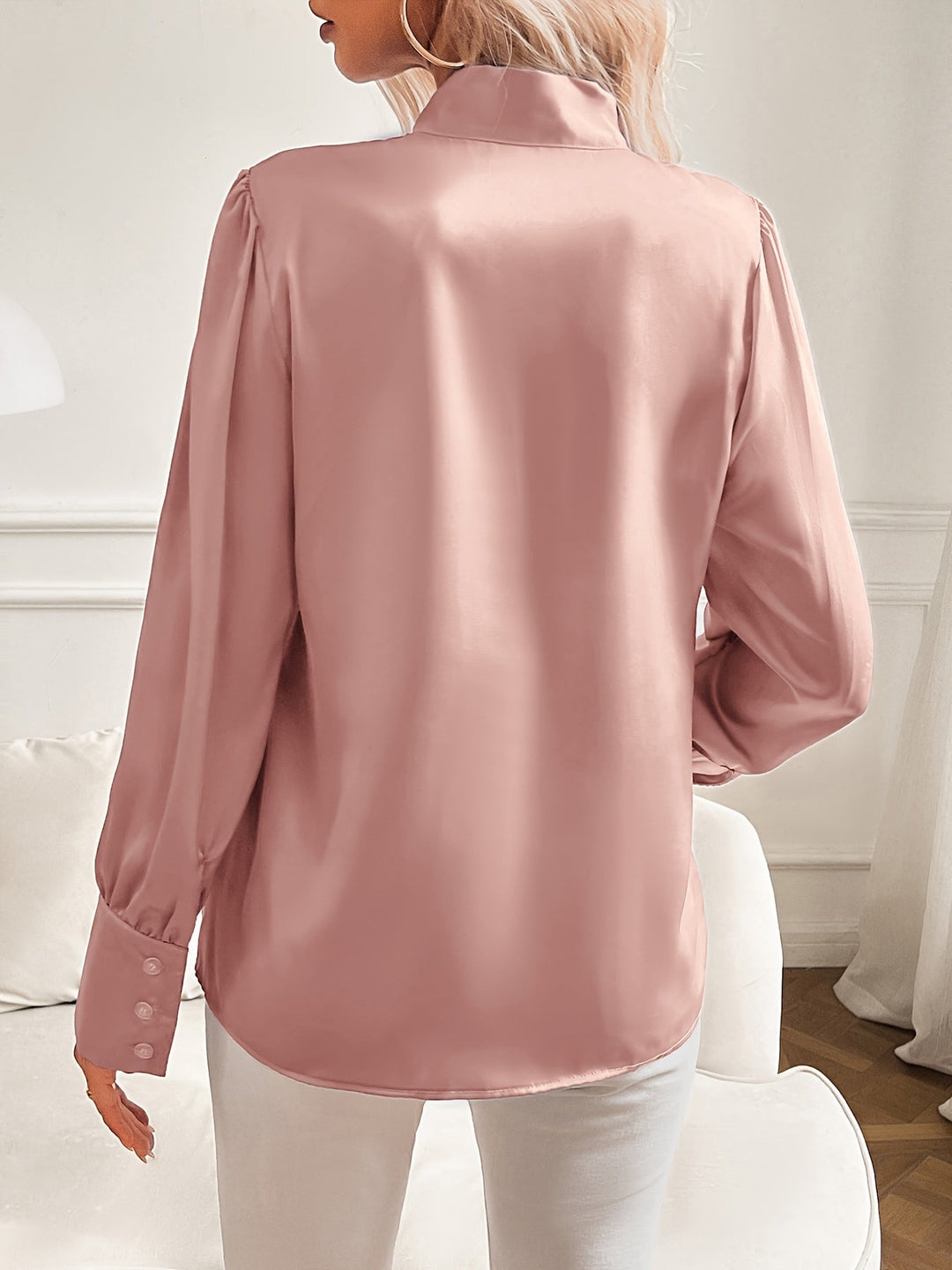 Blouse élégante avec col à nœud | Féminité et raffinement pour toutes les occasions