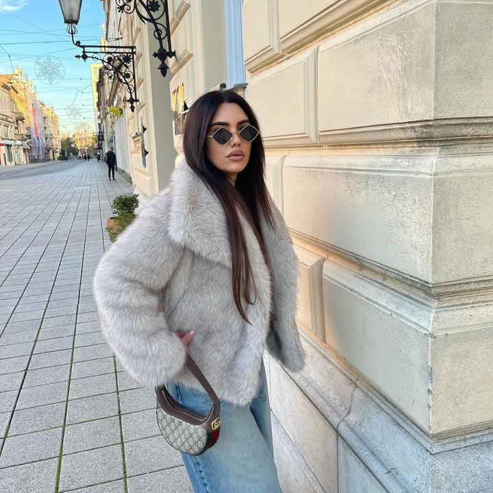 Gianna Manteau en Fausse Fourrure Éco | Design Italien Durable et Luxueux