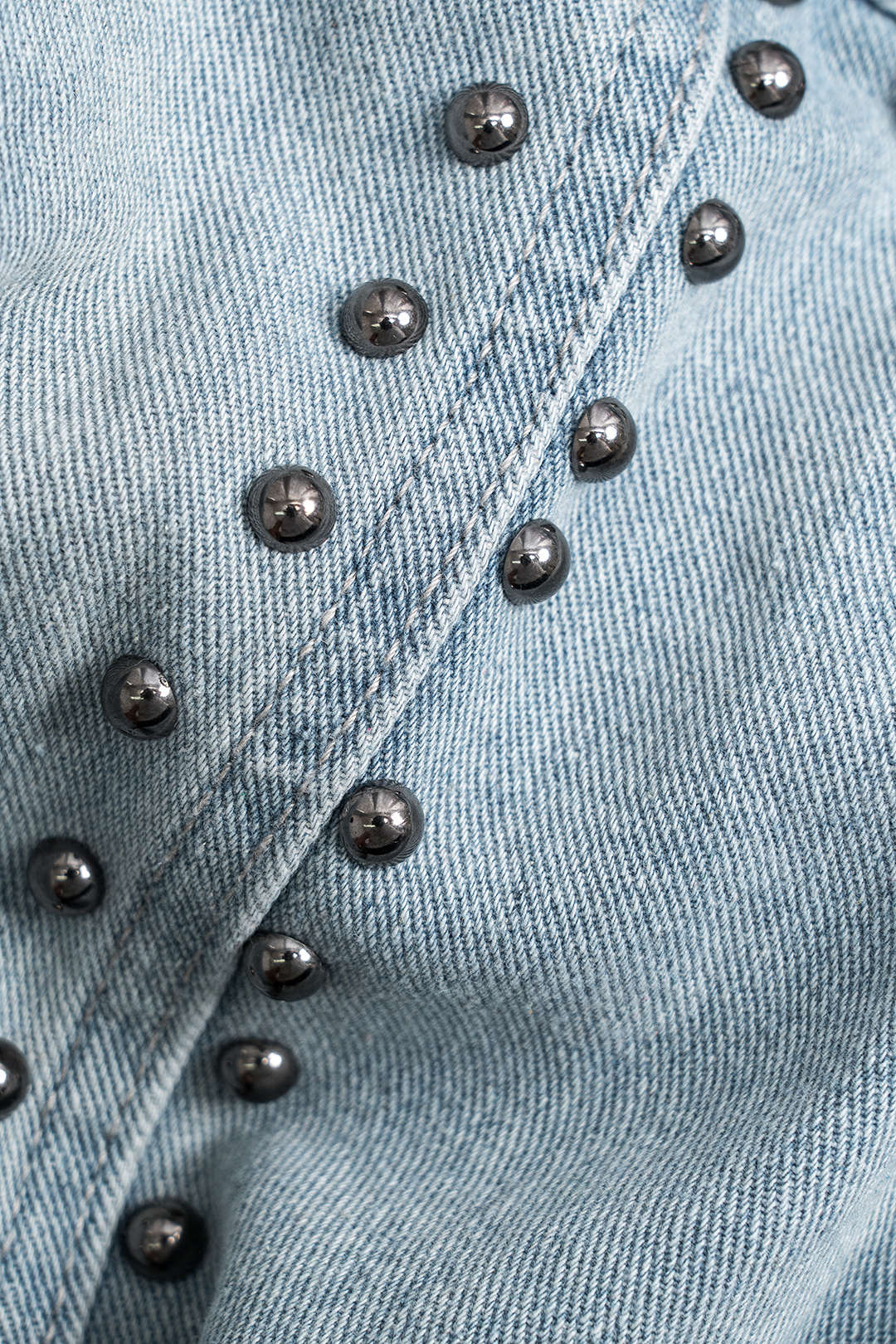 Melissa Veste Extérieure à Détails Cloutés pour Femmes | Design Audacieux, Confort Optimal, Style Polyvalent