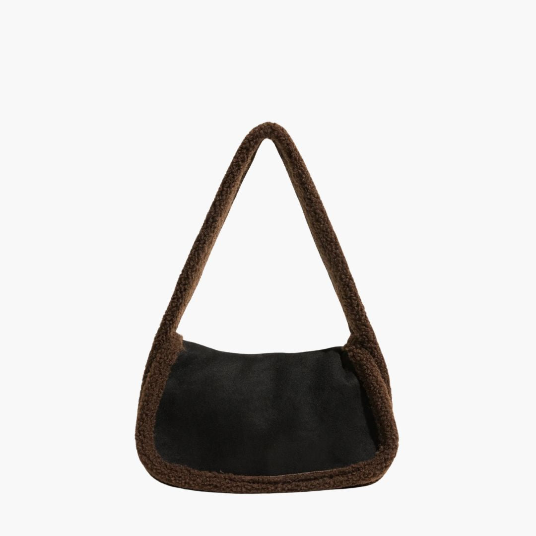 Sac à main avec garniture nounours | Look daim doux et chic pour l’hiver