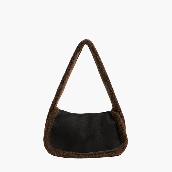 Sac à main avec garniture nounours | Look daim doux et chic pour l’hiver