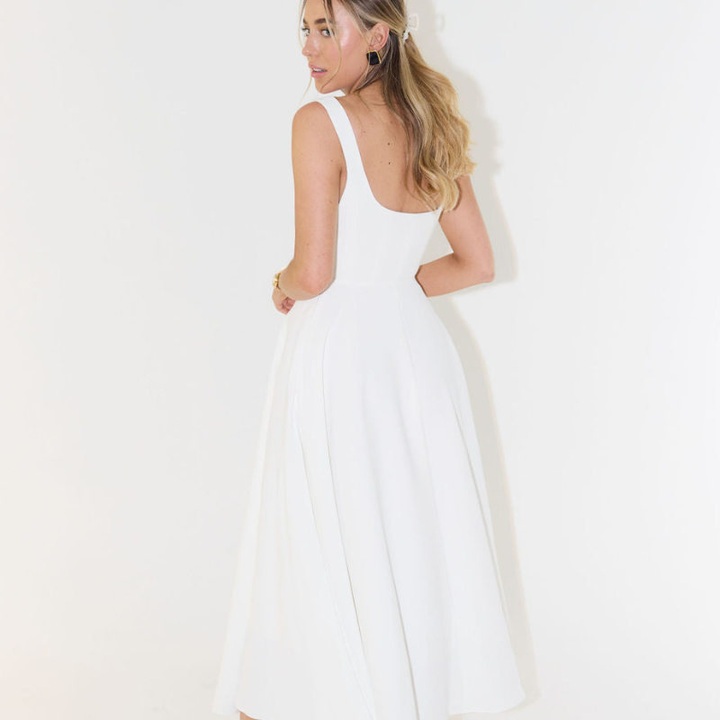 Sofia | Vestido midi sin mangas con escote cuadrado