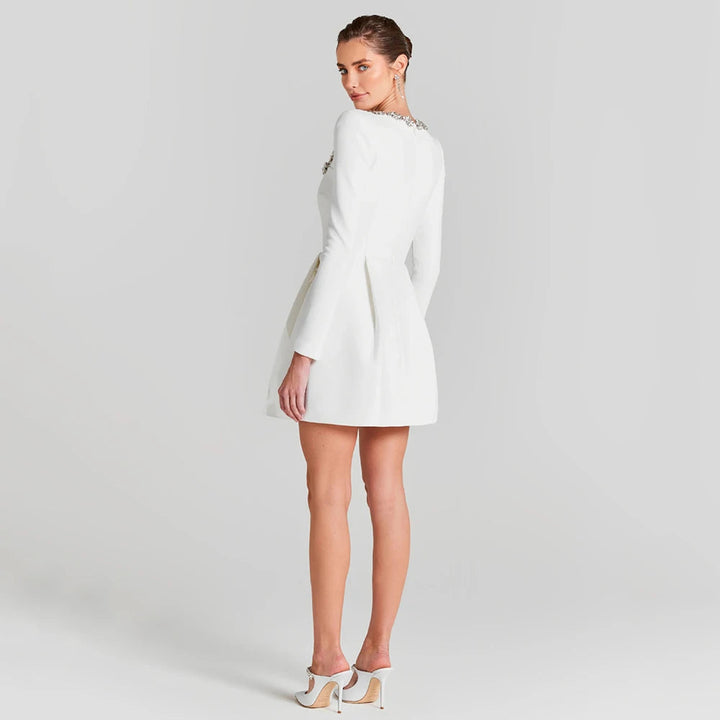 Minivestido Larissa de terciopelo con mangas largas | Detalles elegantes de joyería