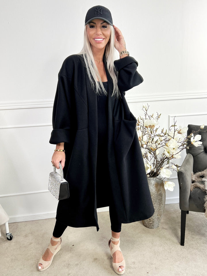 Cappotto oversize Annah con cuciture evidenziate e tasche funzionali