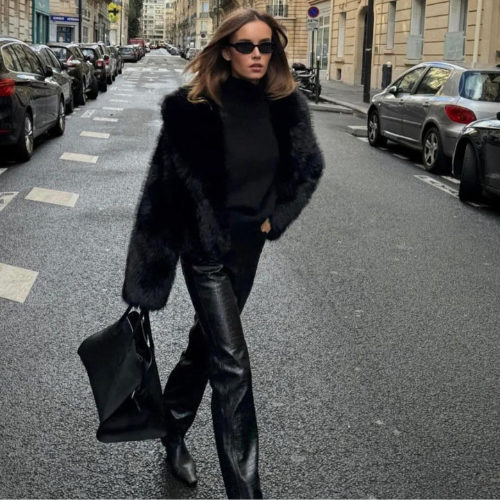 Gianna Manteau en Fausse Fourrure Éco | Design Italien Durable et Luxueux