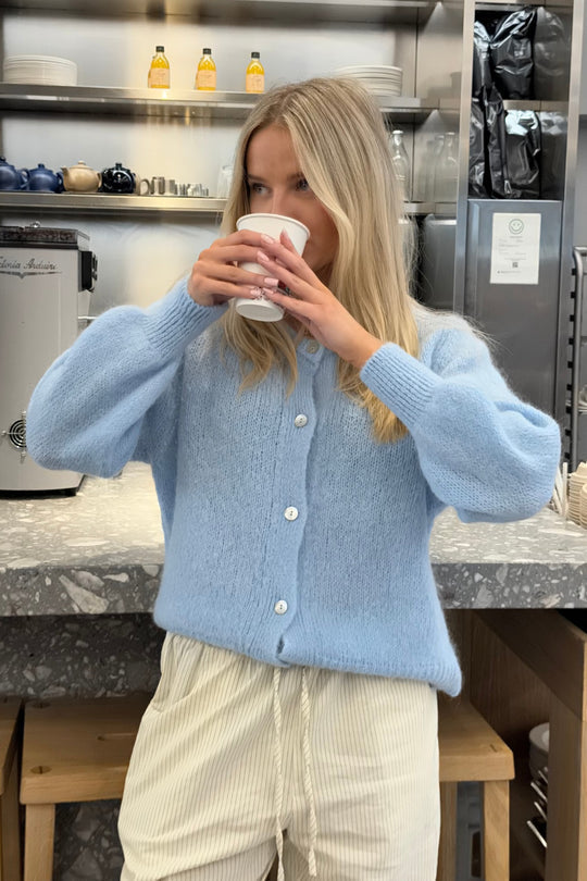 Nola Cardigan Classique pour Femme avec Boutons | Style et Chaleur Réunis