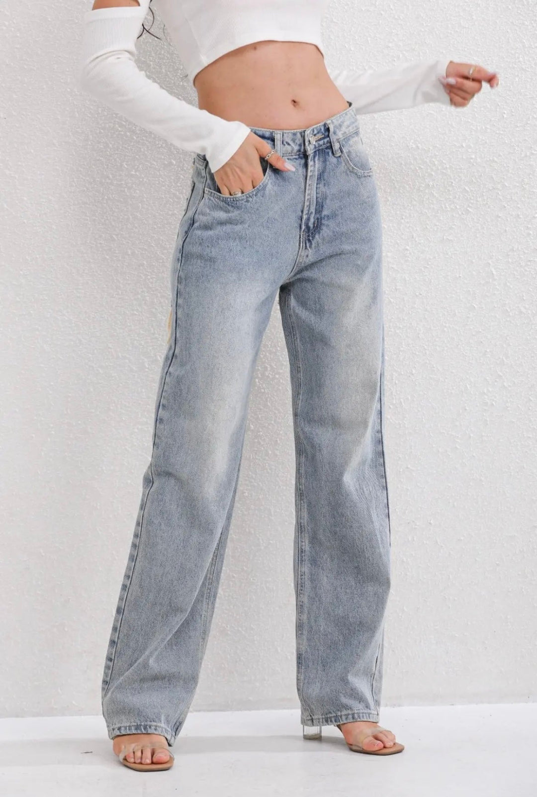 Becky Straight Leg Jeans | Taille haute avec détails déchirés