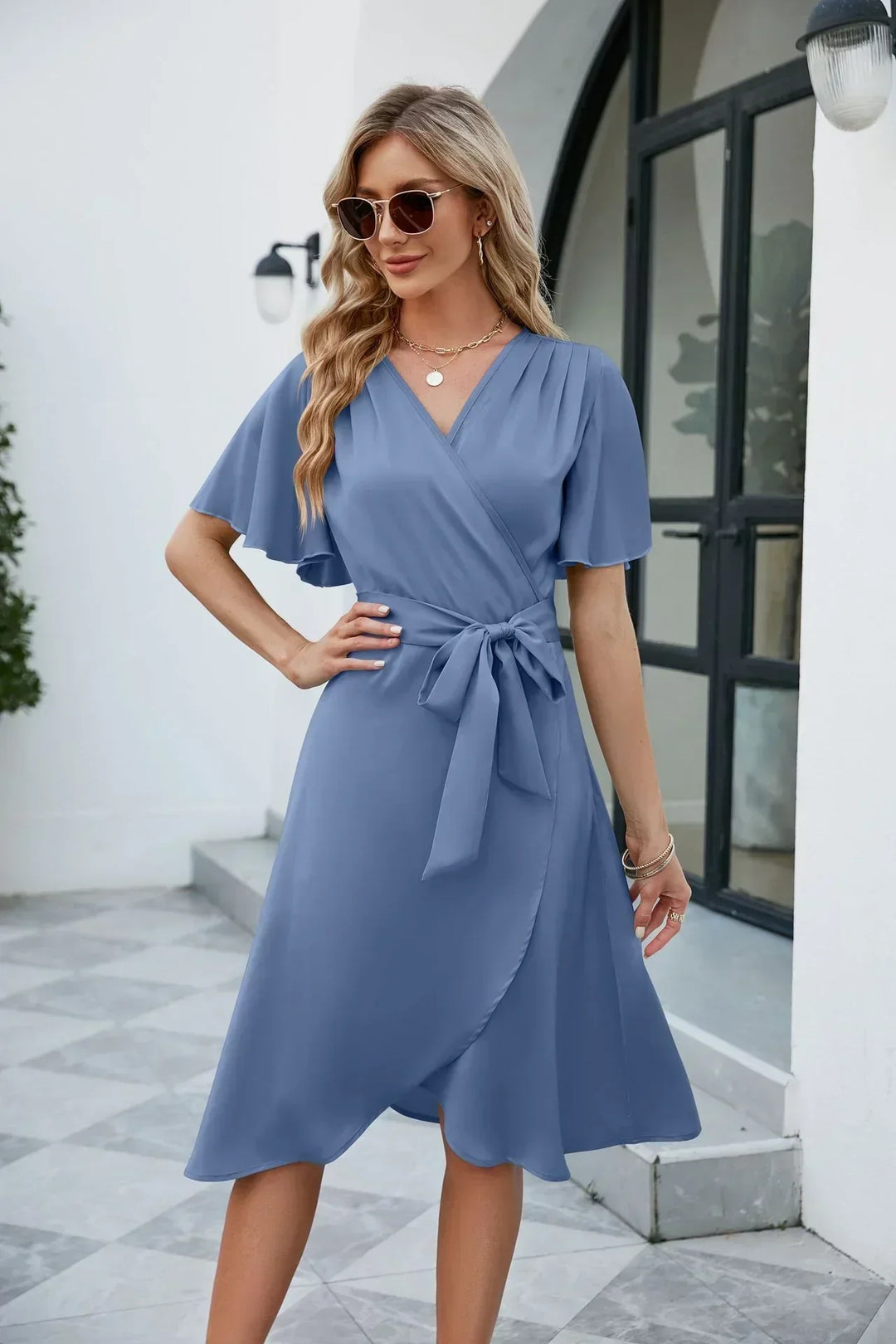Vestido cruzado Noah | Elegante escote en V y detalle de lazo para ocasiones informales y formales