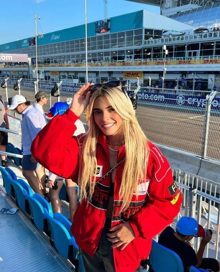 Veste de pilote de course Ailyn pour femme, style oversize | look sport automobile avec blocs de couleur & patchs