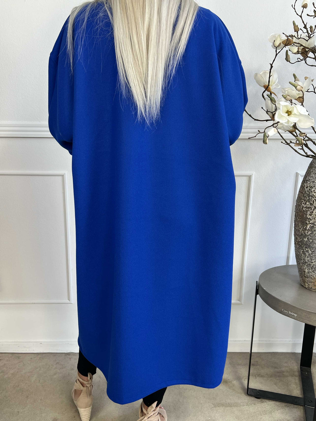 Cappotto oversize Annah con cuciture evidenziate e tasche funzionali