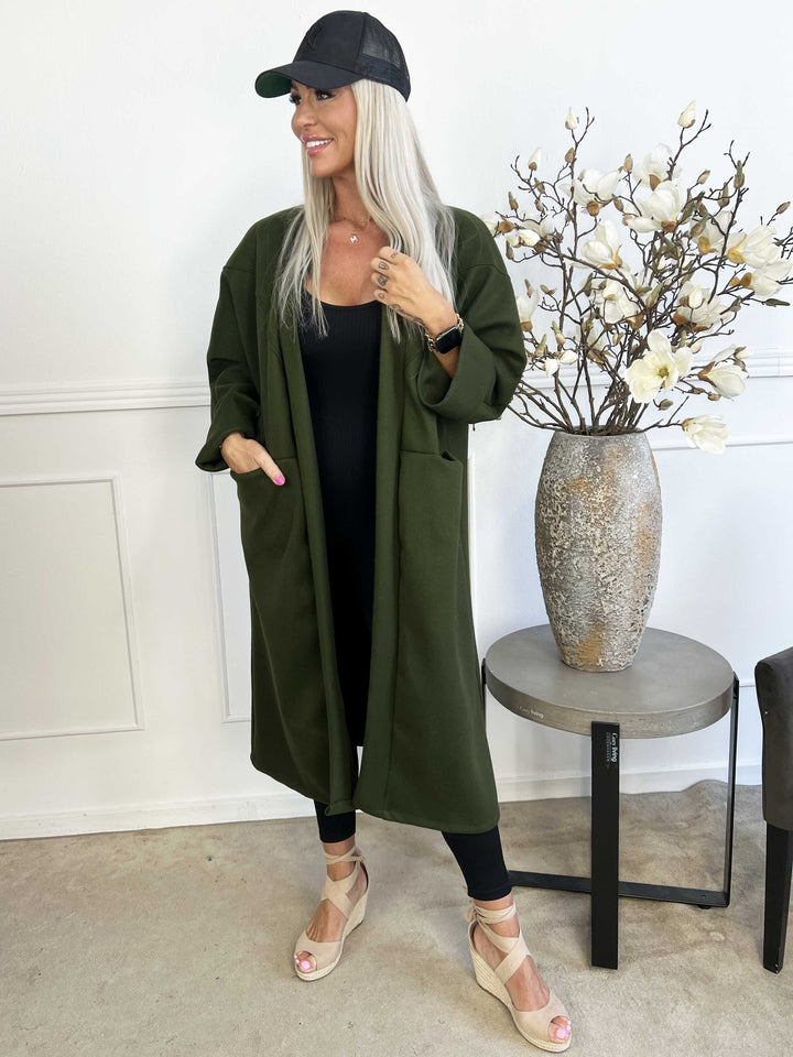 Cappotto oversize Annah con cuciture evidenziate e tasche funzionali