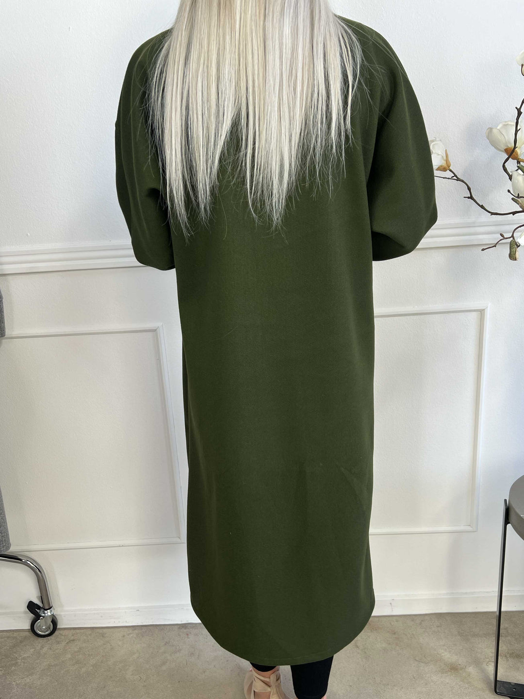 Cappotto oversize Annah con cuciture evidenziate e tasche funzionali