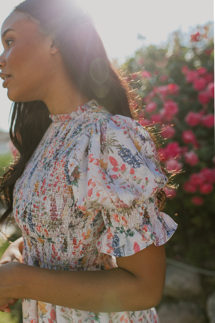 Abito midi con stampa floreale da donna Cordelia e corpetto arricciato | Arioso, femminile e adatto alla maternità