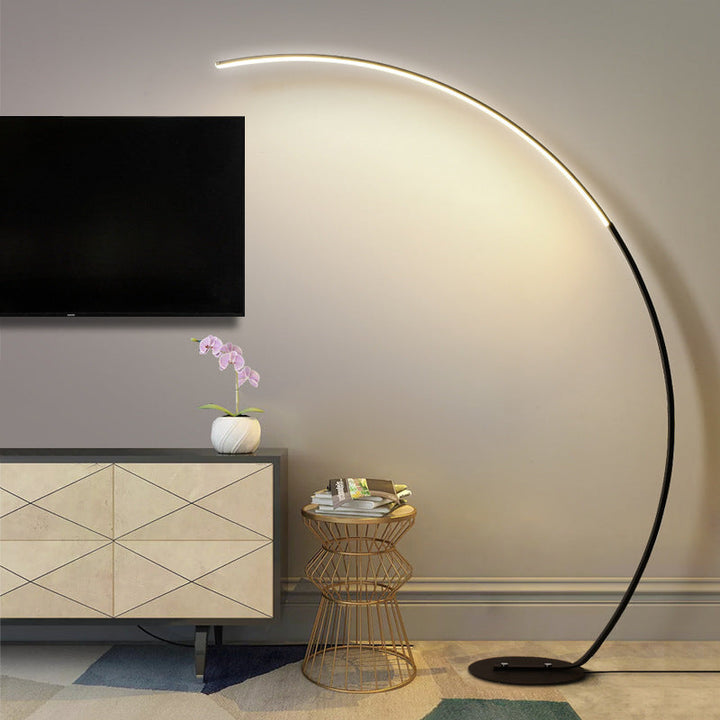 Quira - Lampadaire LED moderne en noir mat avec lumière chaude et efficacité énergétique