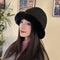 Gorro de mujer de piel sintética acogedor y elegante