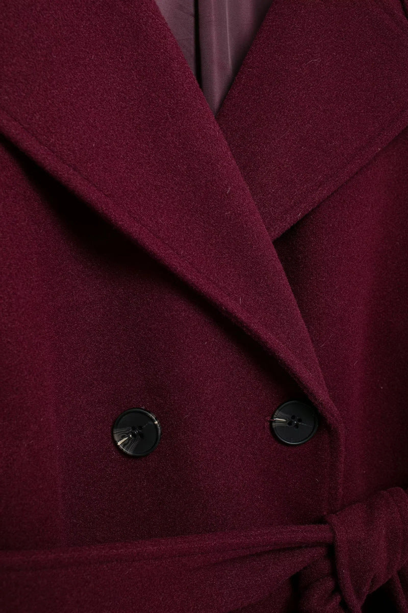 Abrigo de invierno Romelie | Elegante burdeos con diseño atemporal y silueta femenina