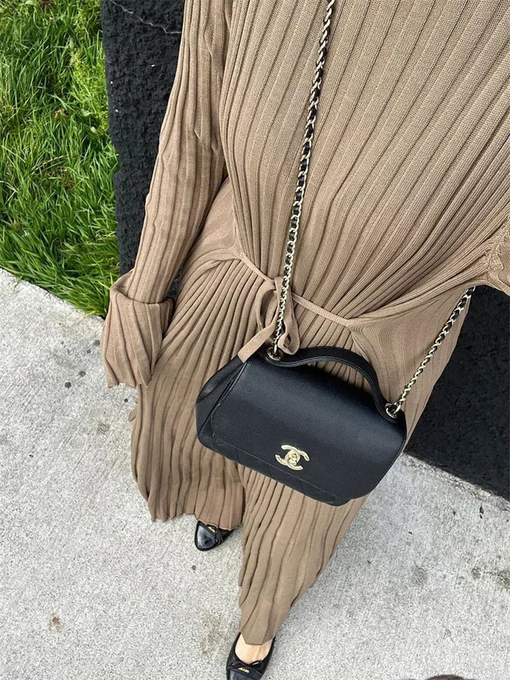 Elora | Robe en Maille avec Détail de Lacets pour une Élégance Automnale