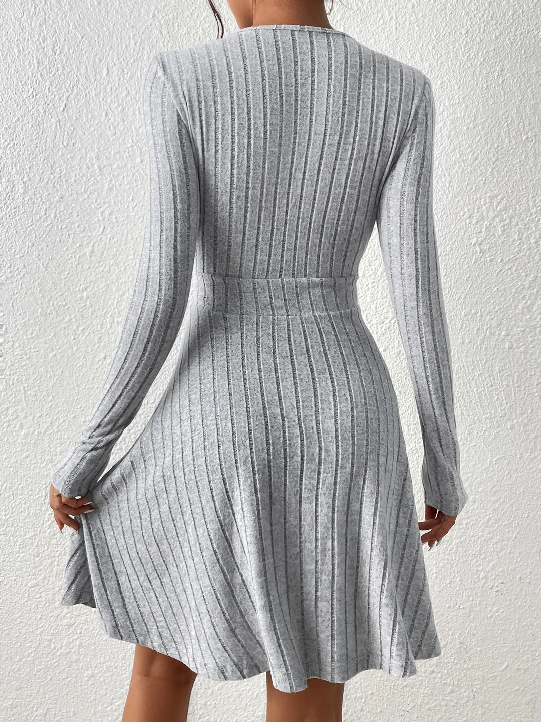 Amandine Robe Chic en Tricot | Décolleté en V & Manches Longues