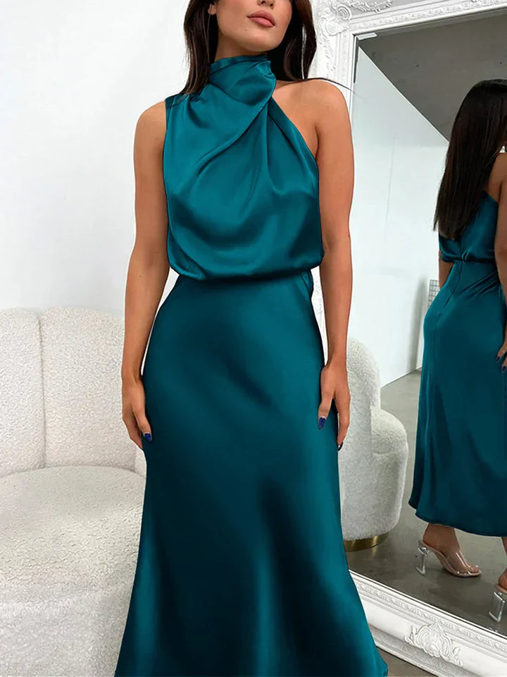 Gabby Robe midi élégante en satin avec encolure asymétrique et silhouette sublimée