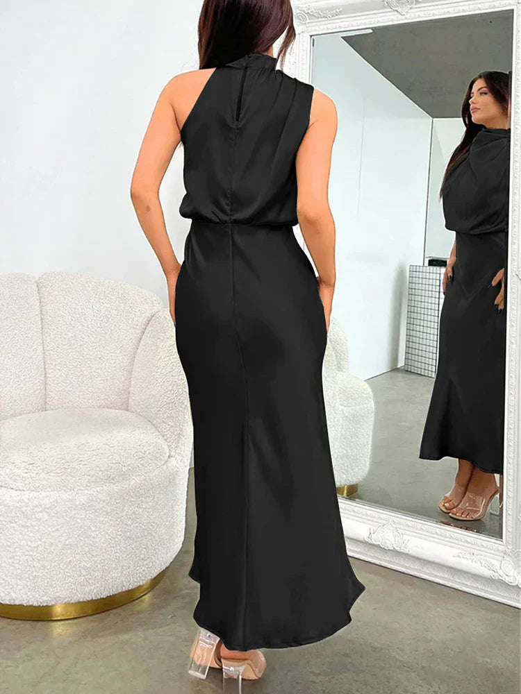 Gabby Robe midi élégante en satin avec encolure asymétrique et silhouette sublimée