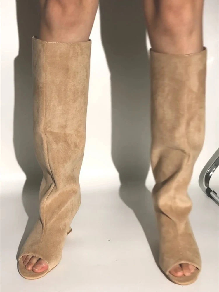 Peep Toe Bottes genou pour femmes | Bottes élégantes en daim talon compensé pour la fête & le mariage 2025