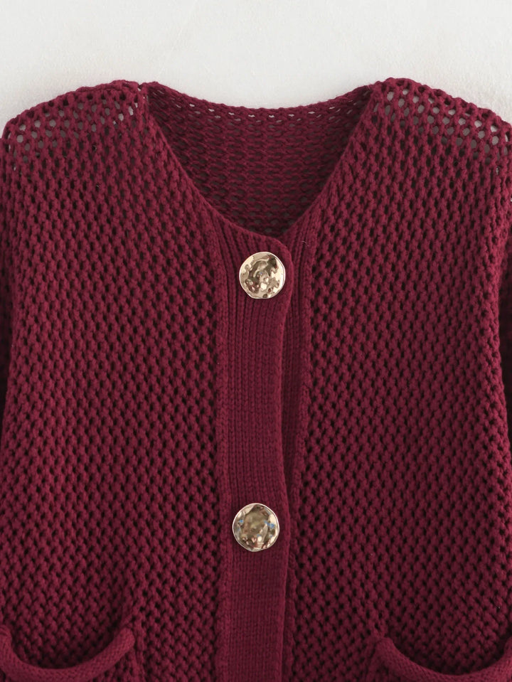 Estelle – Gilet chic en maille avec boutons traditionnels