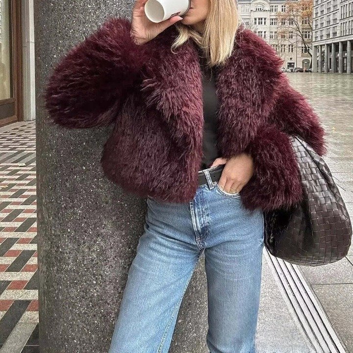 Mila | Veste Courte en Fausse Fourrure – Élégance & Chaleur