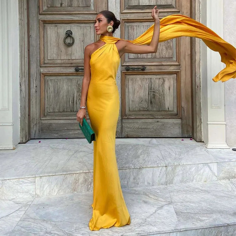 Valentina | Robe de Soirée Élégante | Dos Ouvert & Longue Traîne