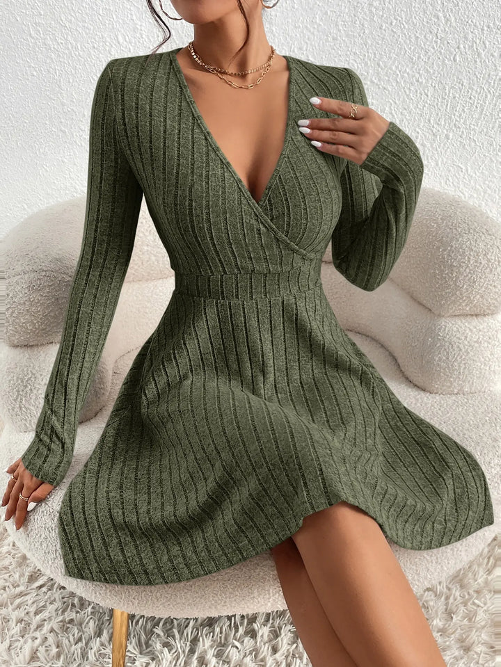 Amandine Robe Chic en Tricot | Décolleté en V & Manches Longues