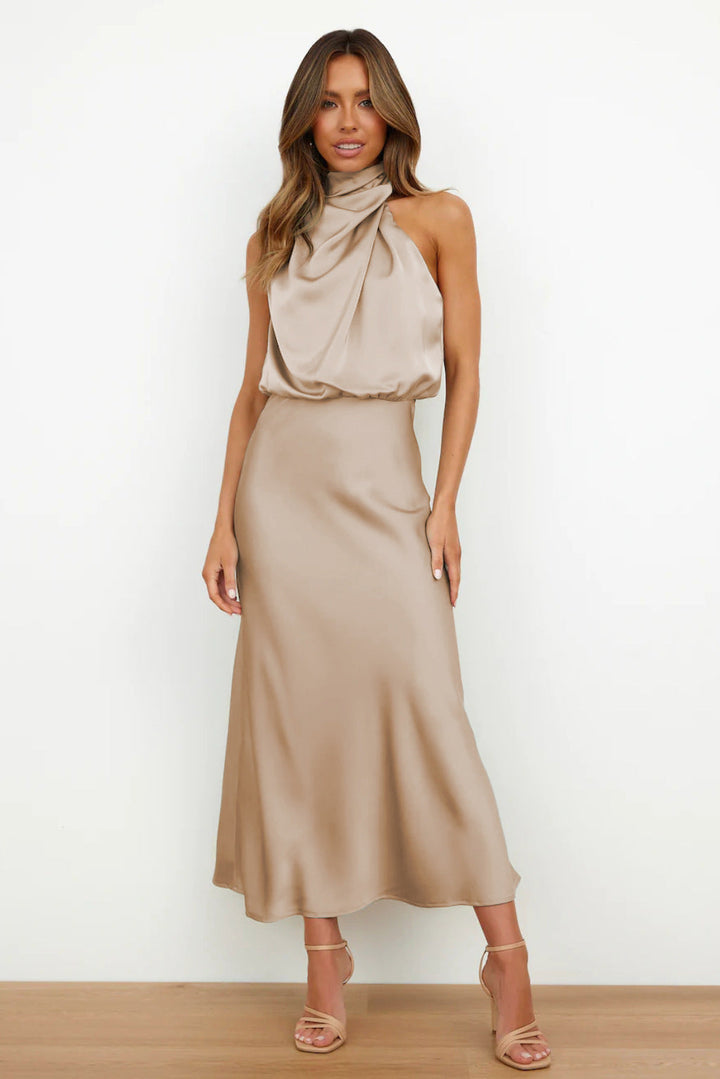 Maxima Robe Longue en Satin avec Col Halter | Élégance et Confort