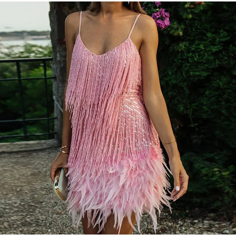 Vestido de cóctel Noelle para mujer | Elegante vestido de noche con plumas, volantes y escote en V
