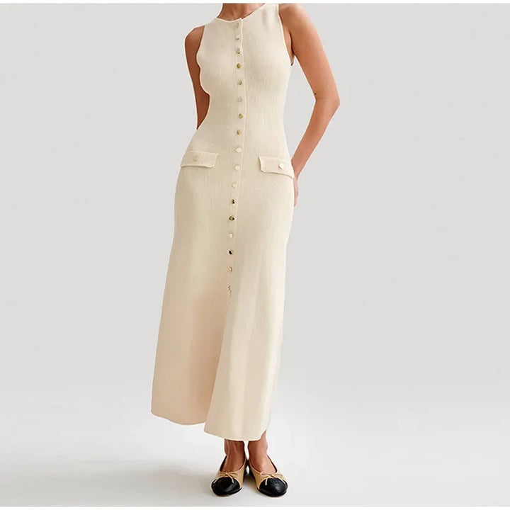 Élodie | Robe Longue Tricotée avec Boutons Dorés et Poches Élégantes